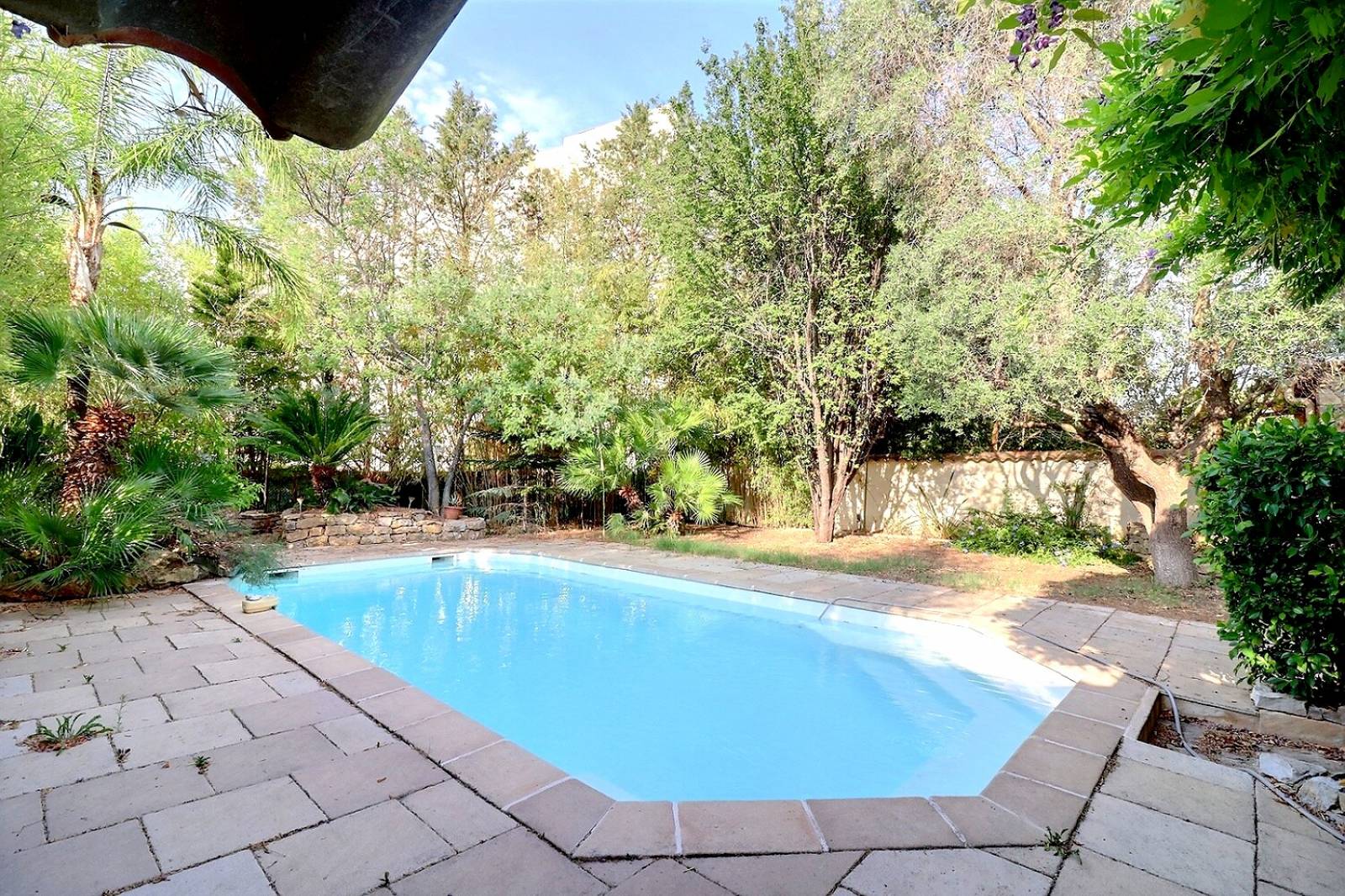 Grande villa sur Hyères avec piscine et garage