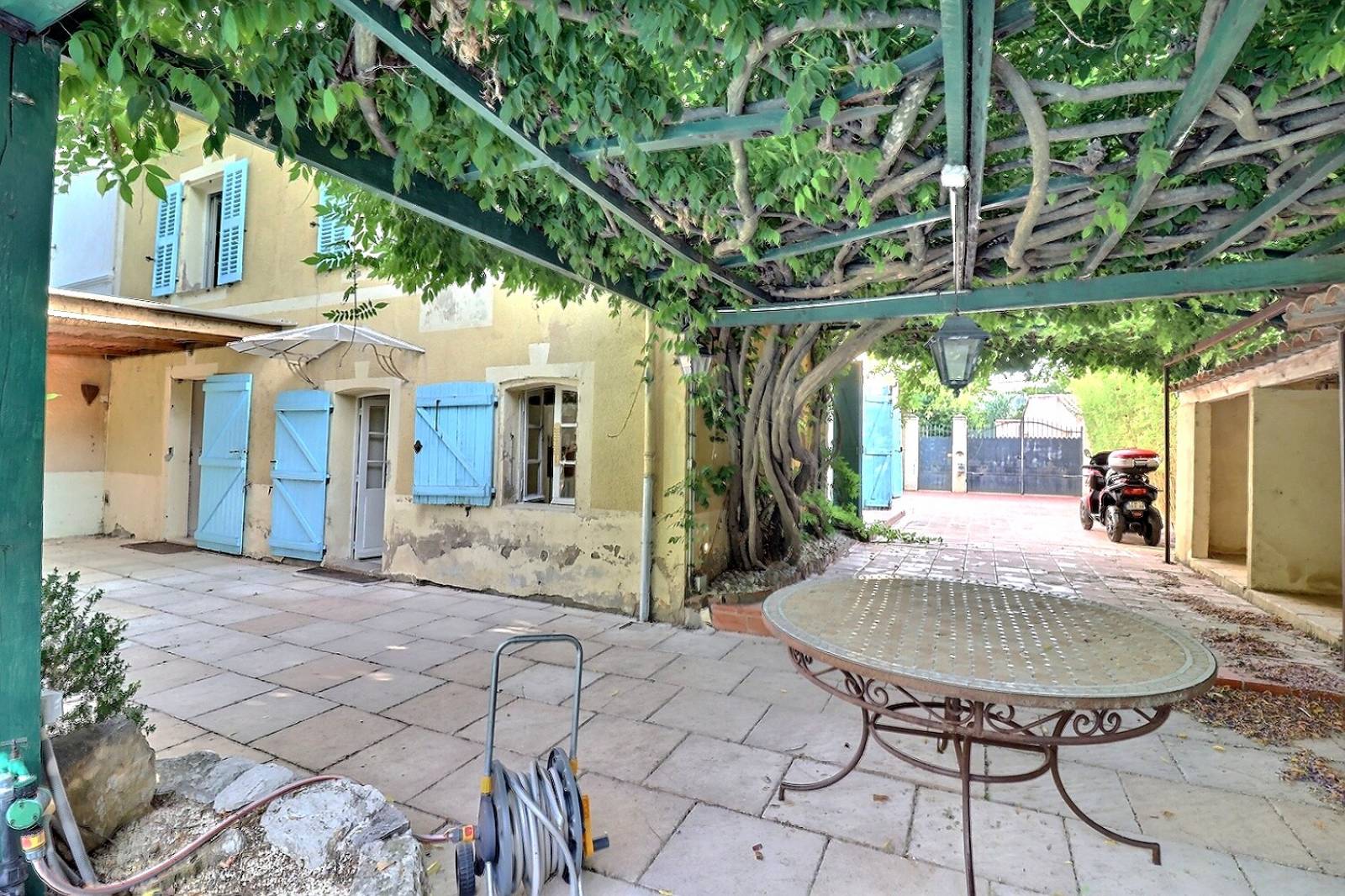 Maison sur grand terrain avec piscine sur Hyères t7