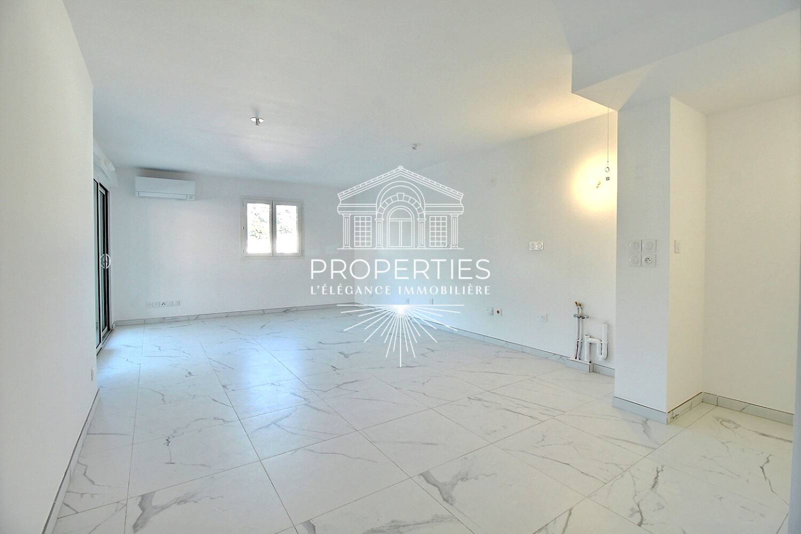 EN EXCLUSIVITÉ À BORMES-LES-MIMOSAS, appartement contemporain en emplacement n°1 avec garanties constructeur