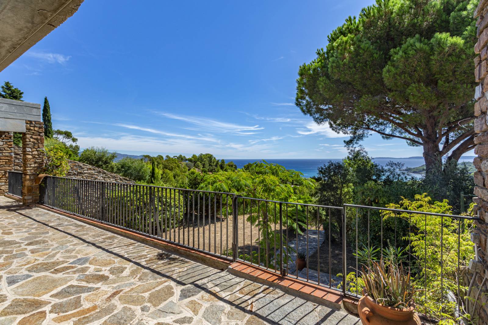 Terrasse vue mer Cap Bénat
