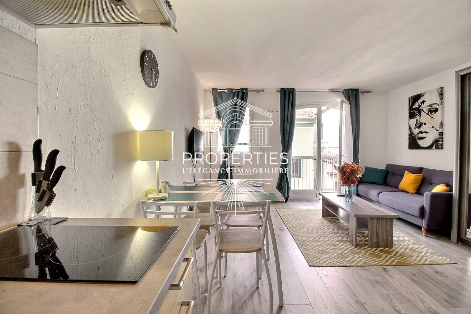 À VENDRE logement T3 fonctionnel avec belle pièce de vie et extérieur plein Sud à Sainte-Maxime