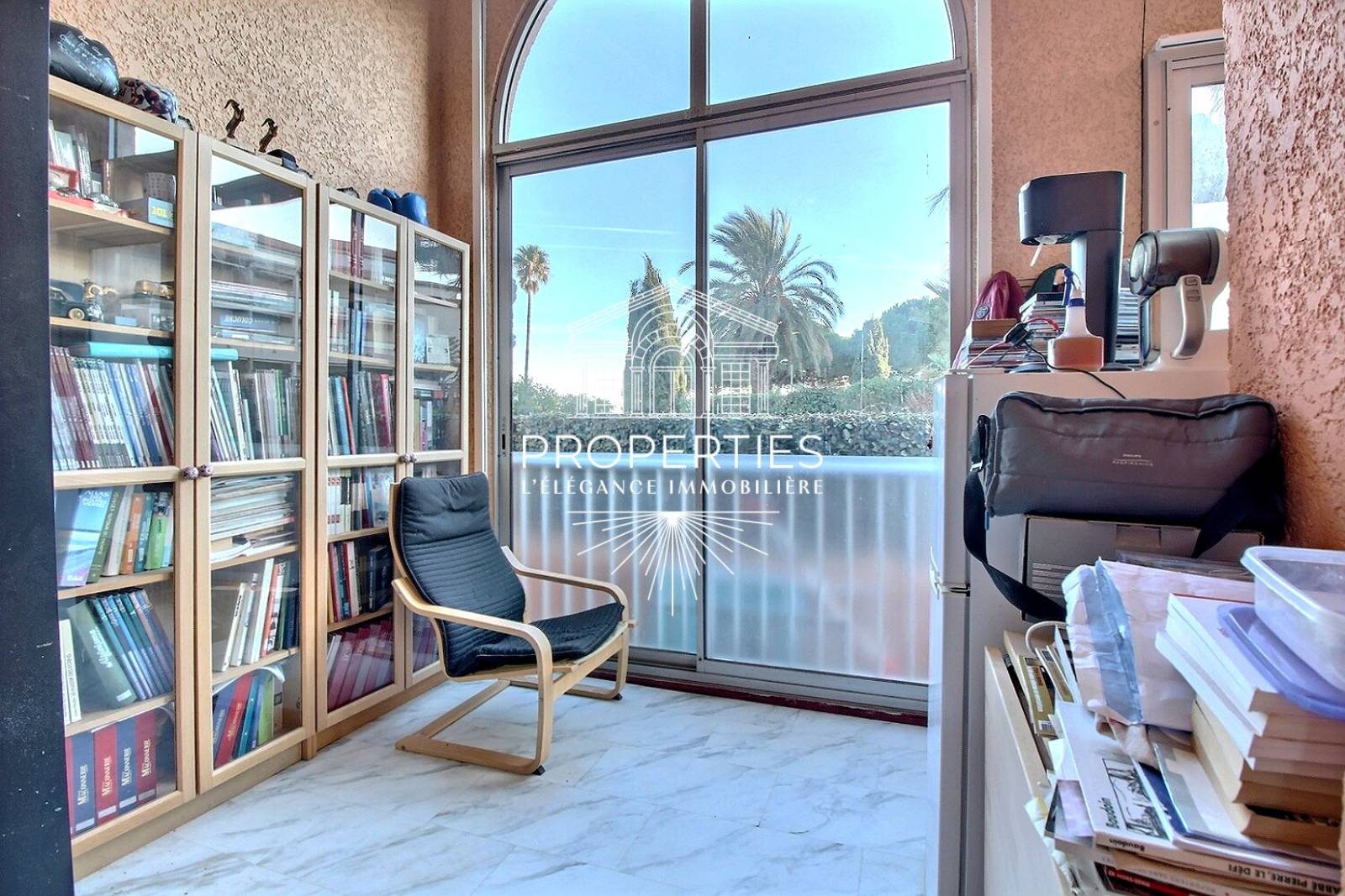 En vente appartement T2 en bord de plage avec accès privatif dans résidence sécurisée à La Londe-les-Maures