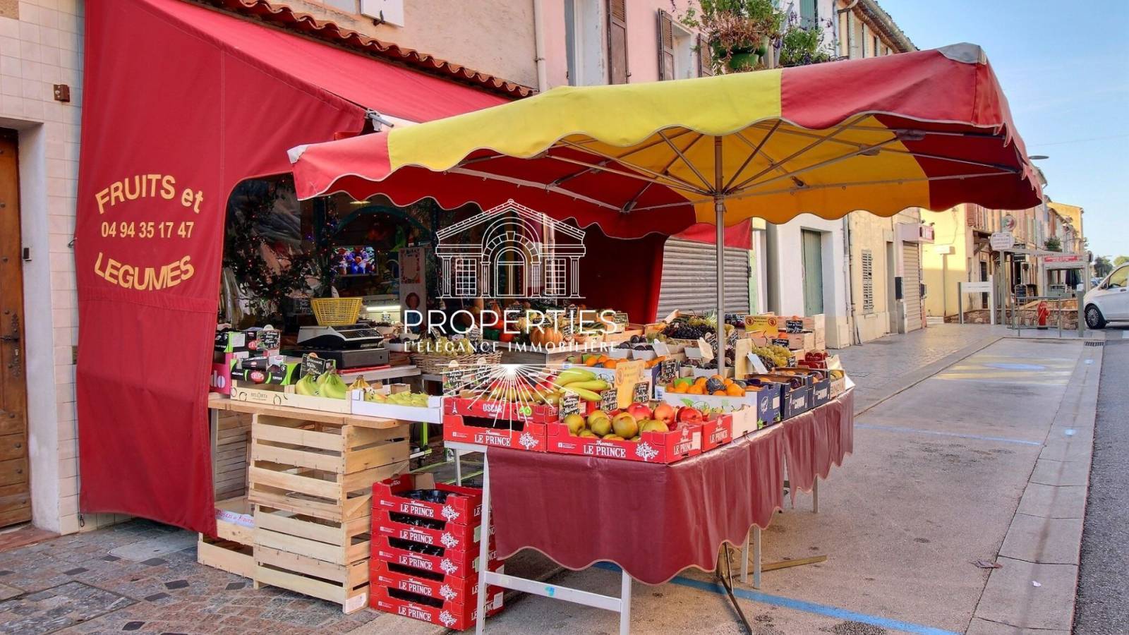À vendre à La Crau (83), fonds de commerce primeur, épicerie fine idéalement situé en plein centre-ville