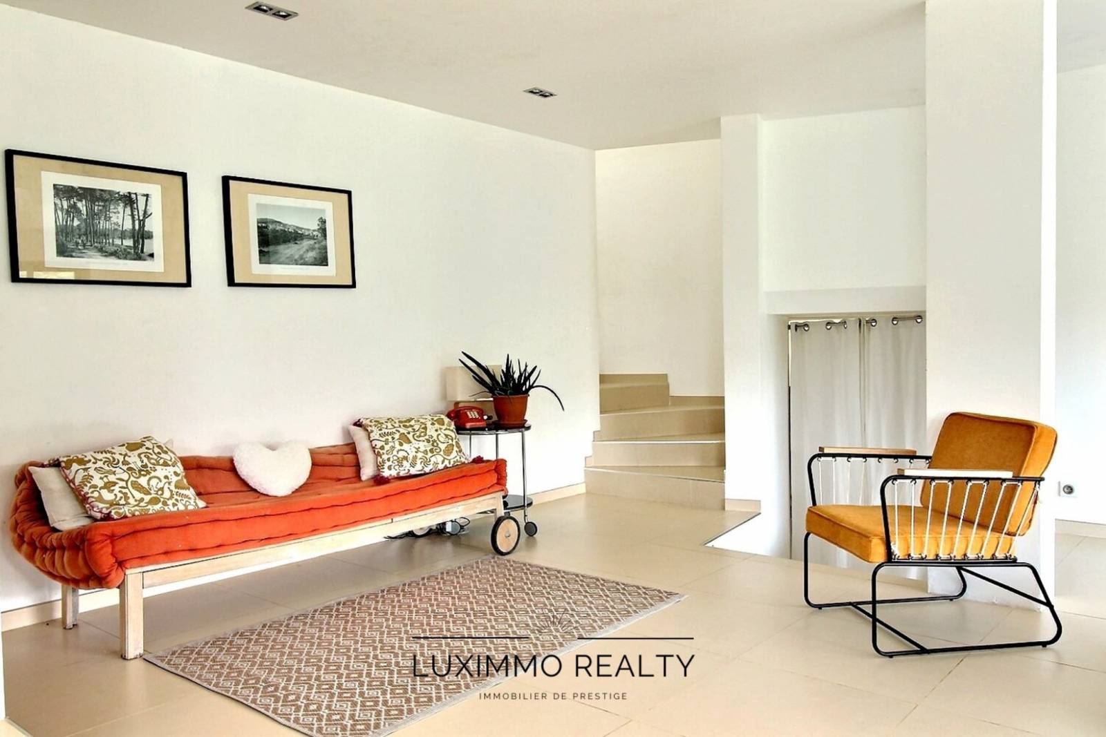 grande villa récente sur grand terrain avec piscine hyères