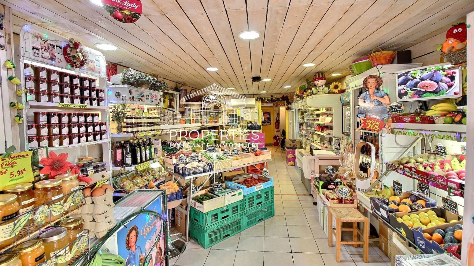 À vendre à La Crau (83) : commerce de primeur / épicerie fine idéalement situé au cœur de la ville