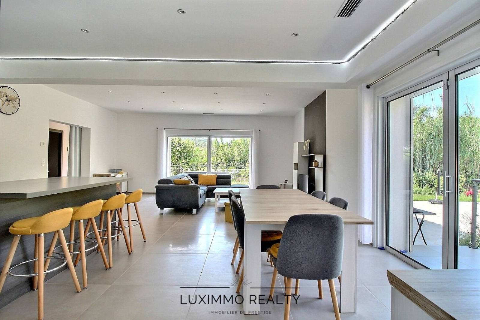 Maison à Bormes avec piscine et studio