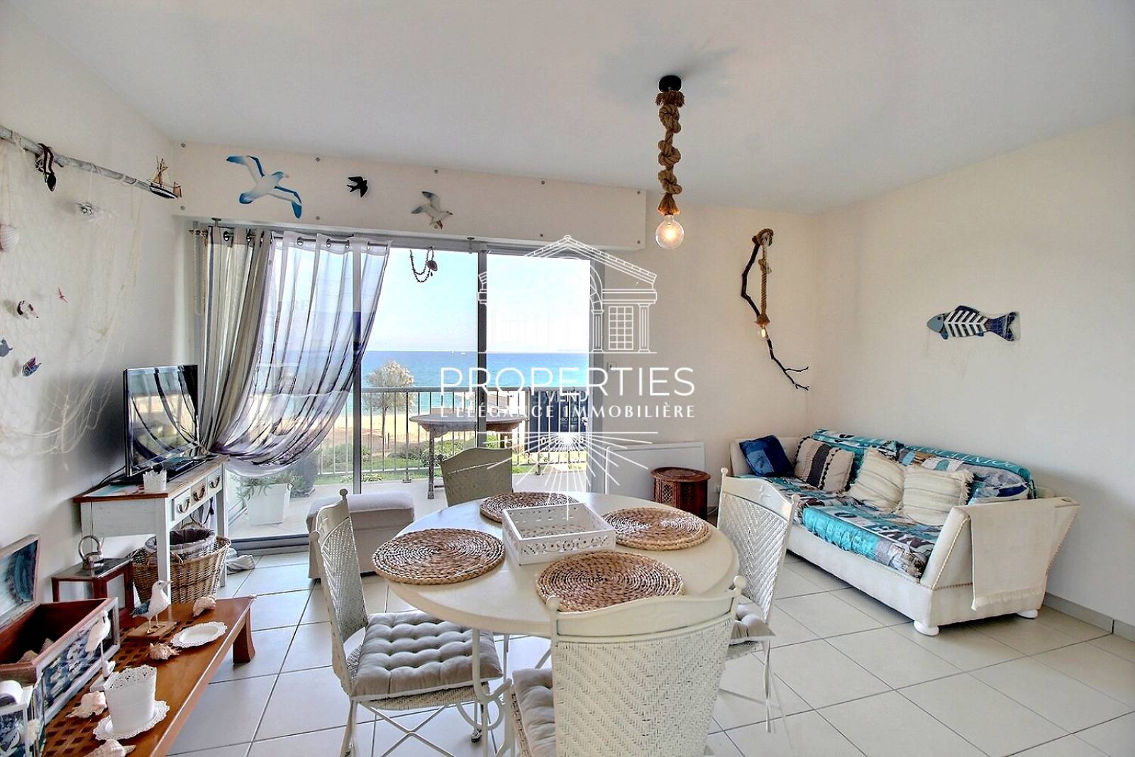 À vendre T3 vue mer avec accès plage Le Lavandou