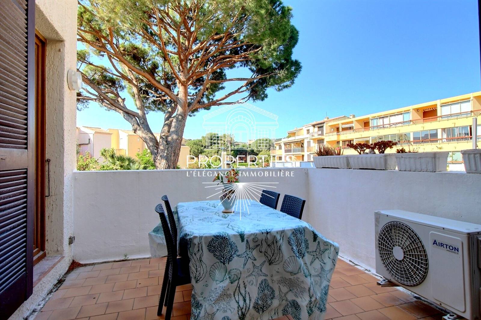 Appartement à la favière avec deux chambres et proche des plages rt des commerces 