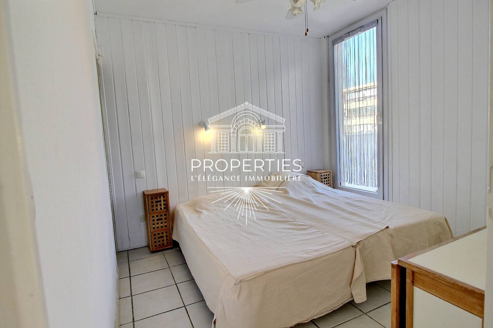A Bormes-les -Mimosas vente appartement T3 au calme dans résidence sécurisée 