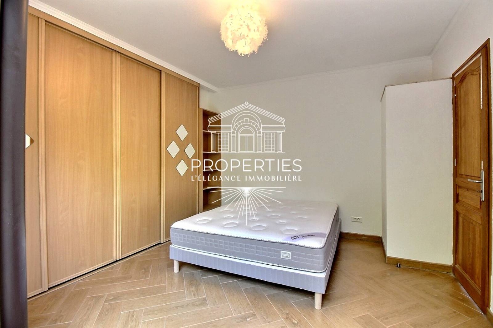 À louer maison T3 meublée au bout d’impasse à Bormes-les-Mimosas