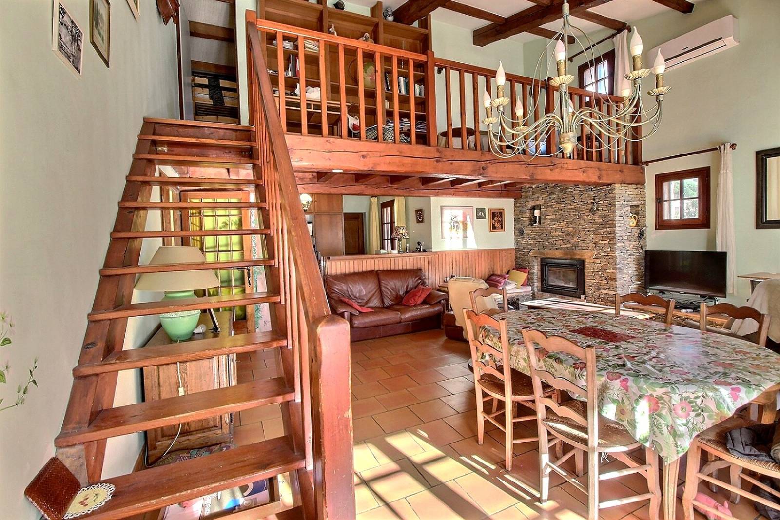 À vendre maison au calme avec terrain de 1 156m² à Bormes-les-Mimosas