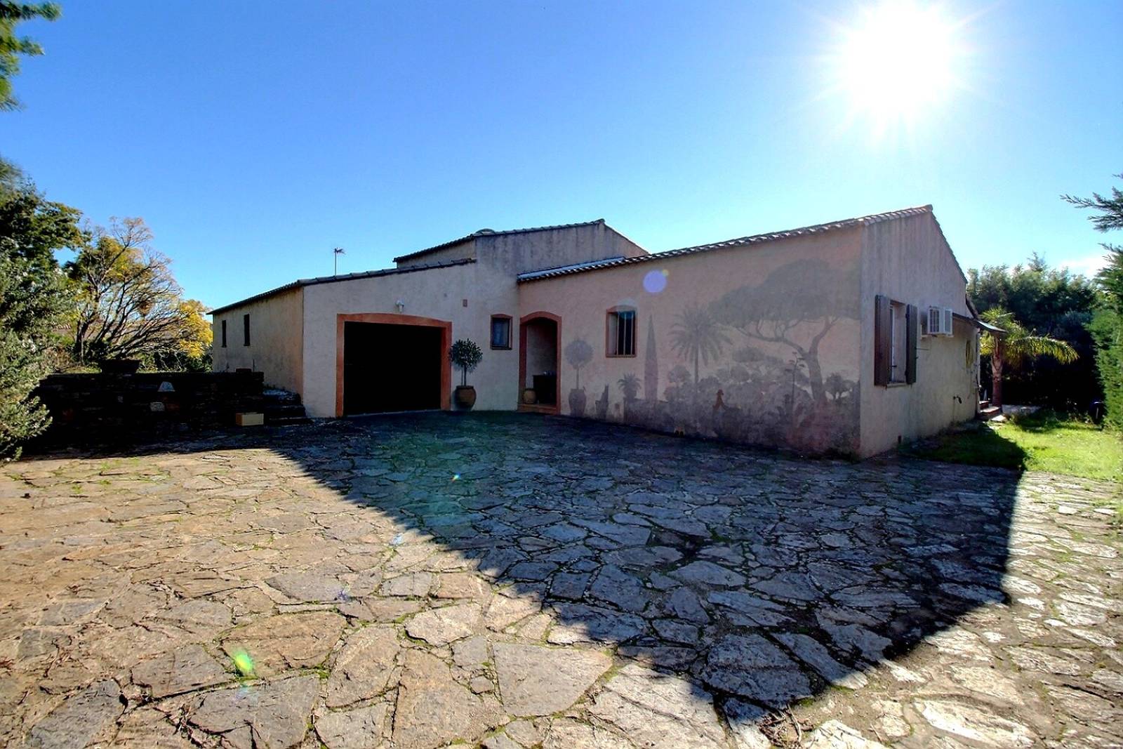 À vendre maison avec trois chambres et piscine à Bormes-les-Mimosas