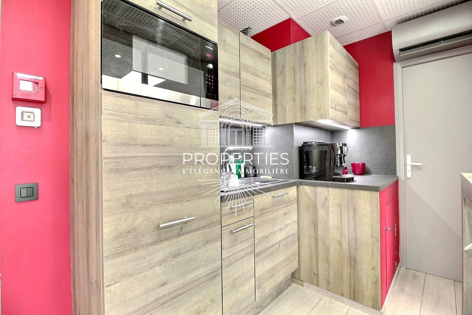 À vendre bureaux avec excellente visibilité Cogolin