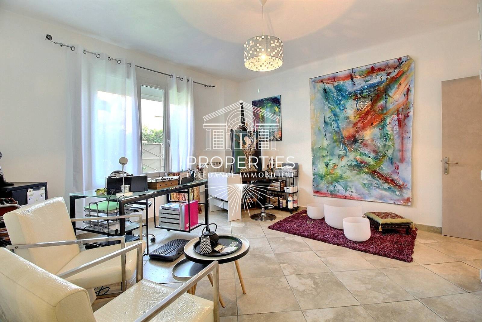 À VENDRE maison de plain-pied avec jardin paysagé et prestations recherchées à La Londe-les-Maures