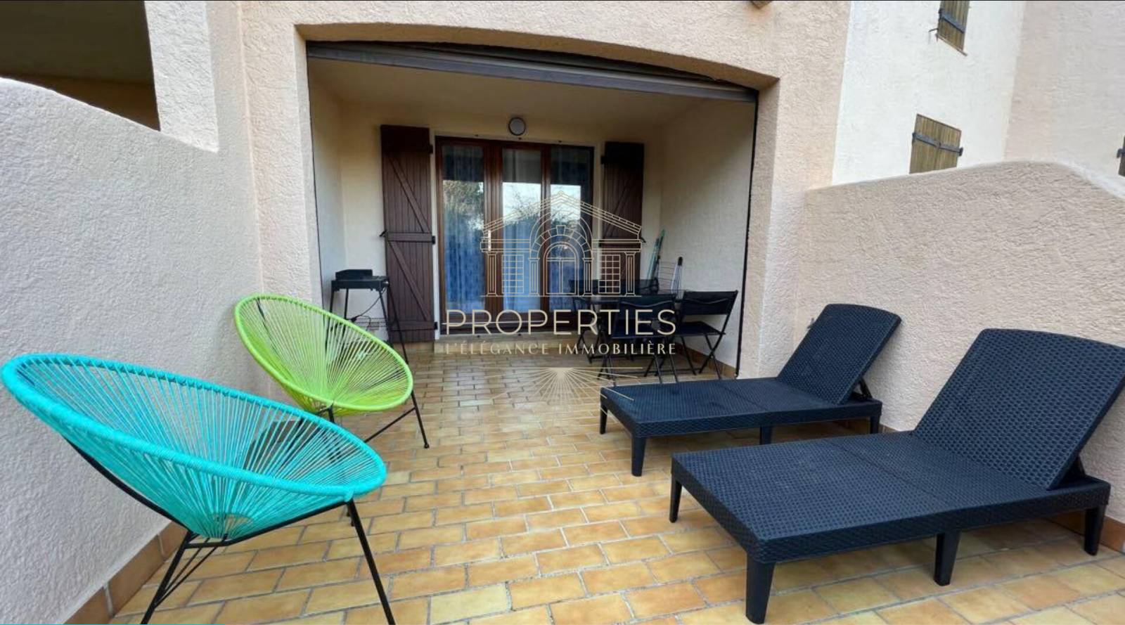 À vendre au Le Lavandou appartement studio avec terrasse et accès tennis dans résidence sécurisée