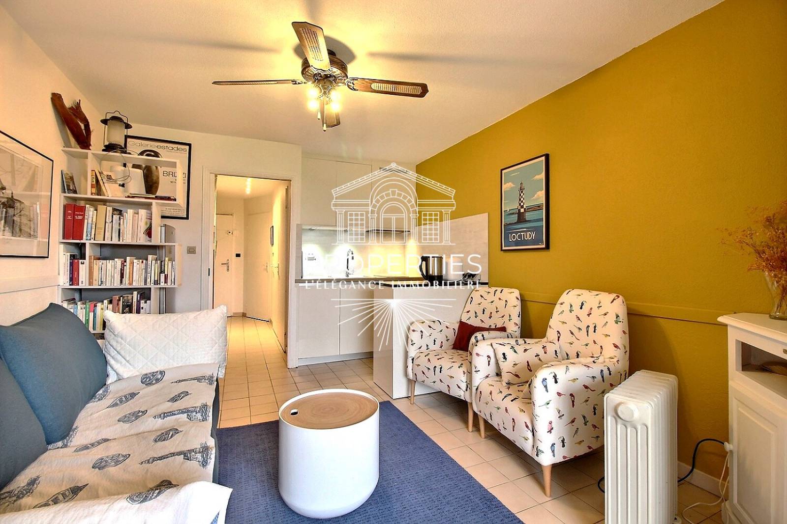 À VENDRE pied-à-terre idéal en bord de mer avec accès direct plage et vue dégagée