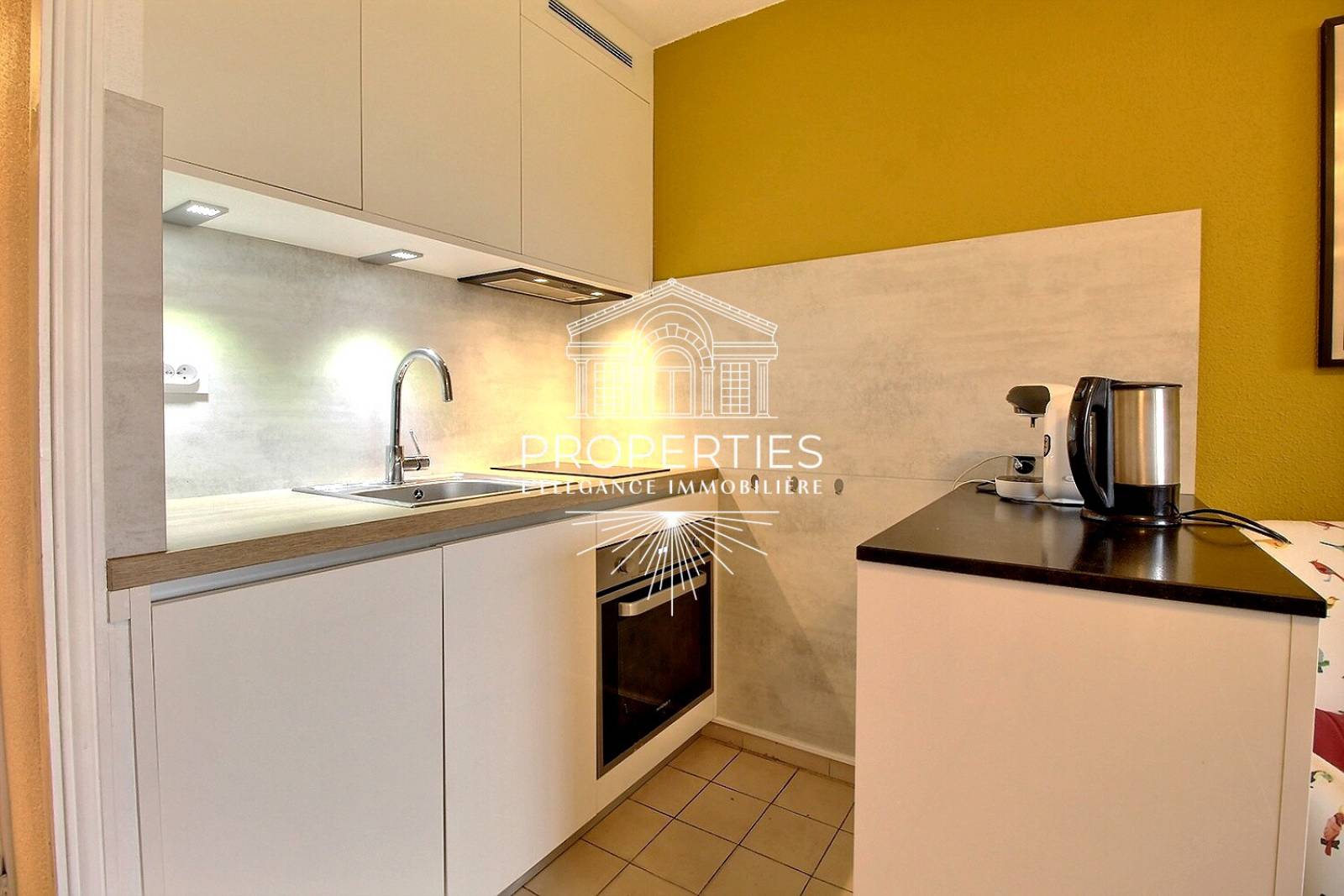 À VENDRE bien rare avec accès plage privatif dans résidence La Voile d’Or