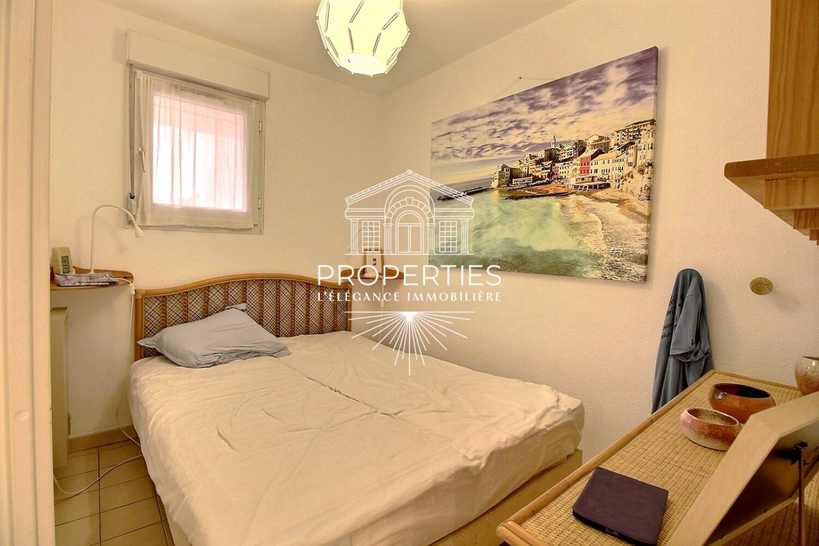 À VENDRE appartement lumineux avec loggia et vue mer à La Londe-les-Maures