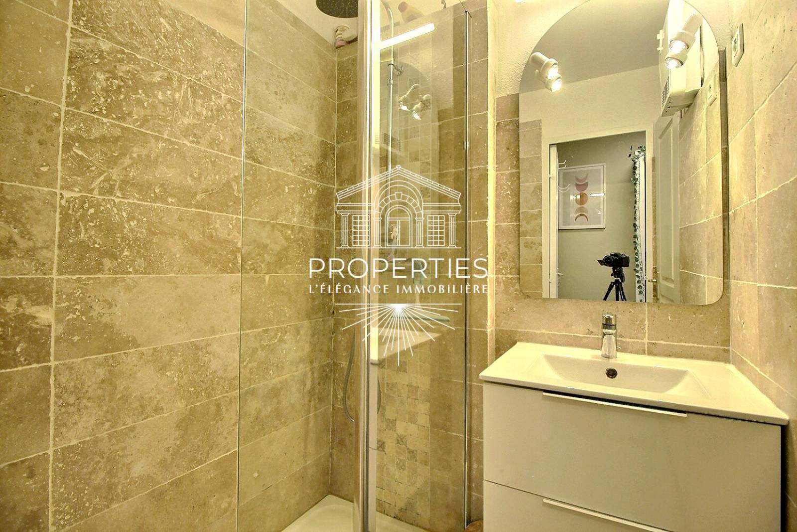 À VENDRE appartement idéal pied-à-terre ou investissement locatif dans résidence recherchée à Bormes-les-Mimosas