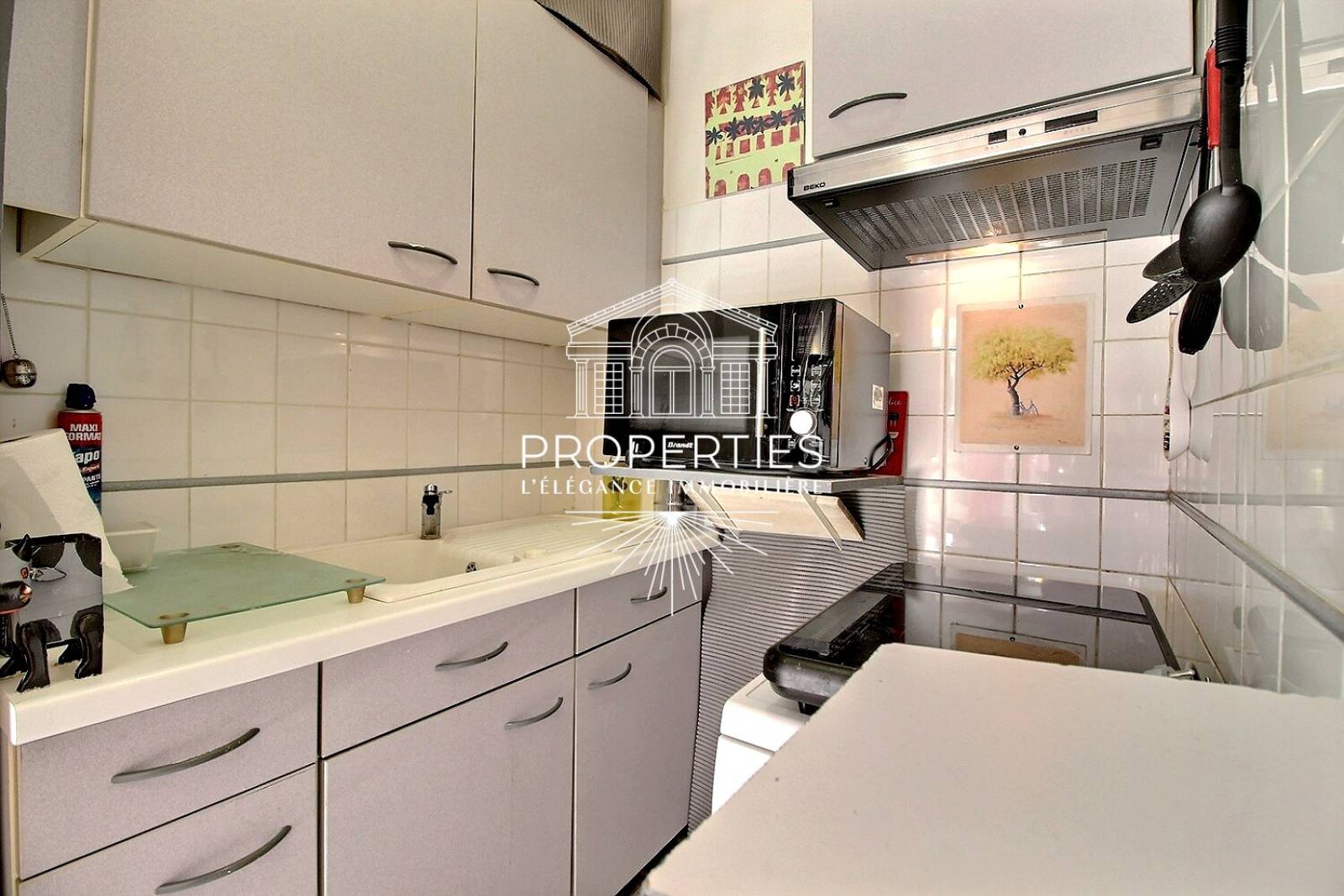 À VENDRE – T2 de 46 m² au calme avec double terrasse et piscine en pinède au Lavandou