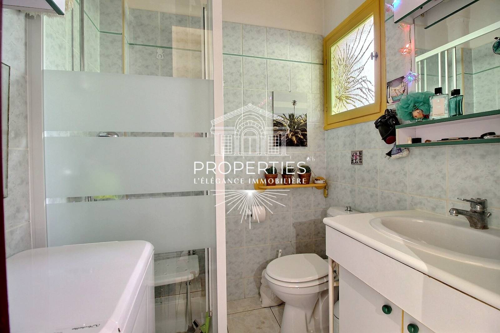 OPPORTUNITÉ À SAISIR – Appartement T2 avec parking et piscine dans résidence recherchée au Lavandou