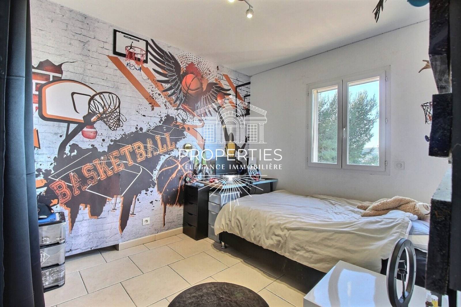 EN VENTE – Bormes-les-Mimosas – Villa climatisée, aucun travaux