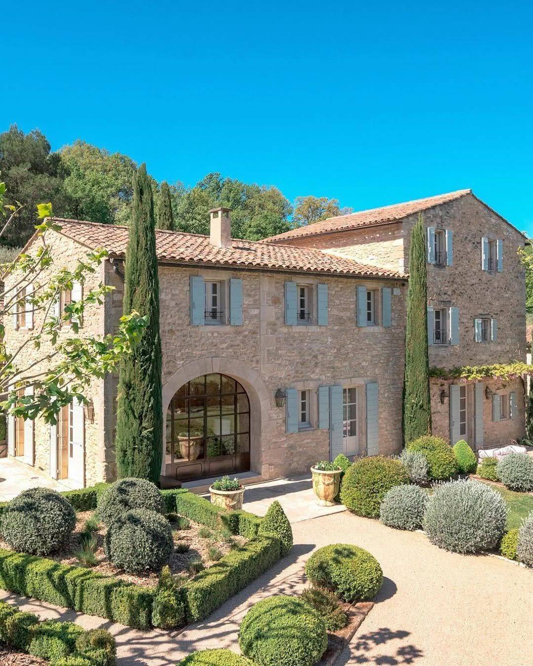 Location maisons et villas à louer sur le Lavandou et les alentours 