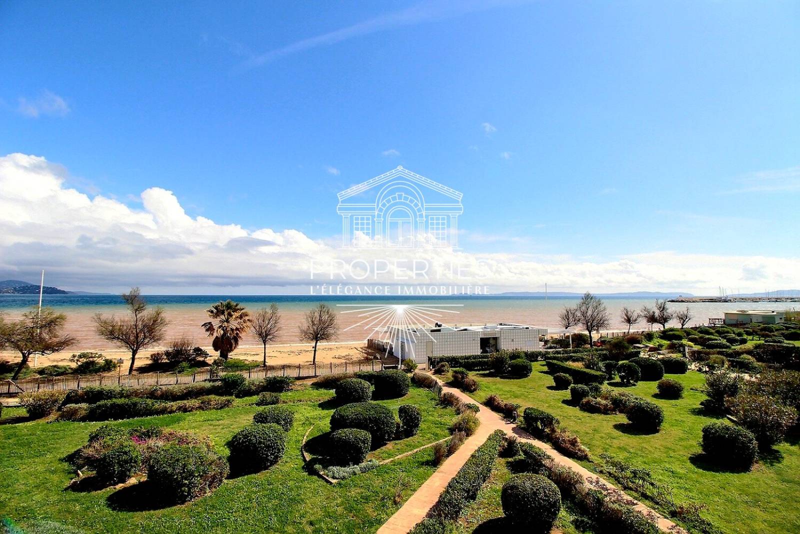 À vendre T3 proche plage avec accès direct Le Lavandou