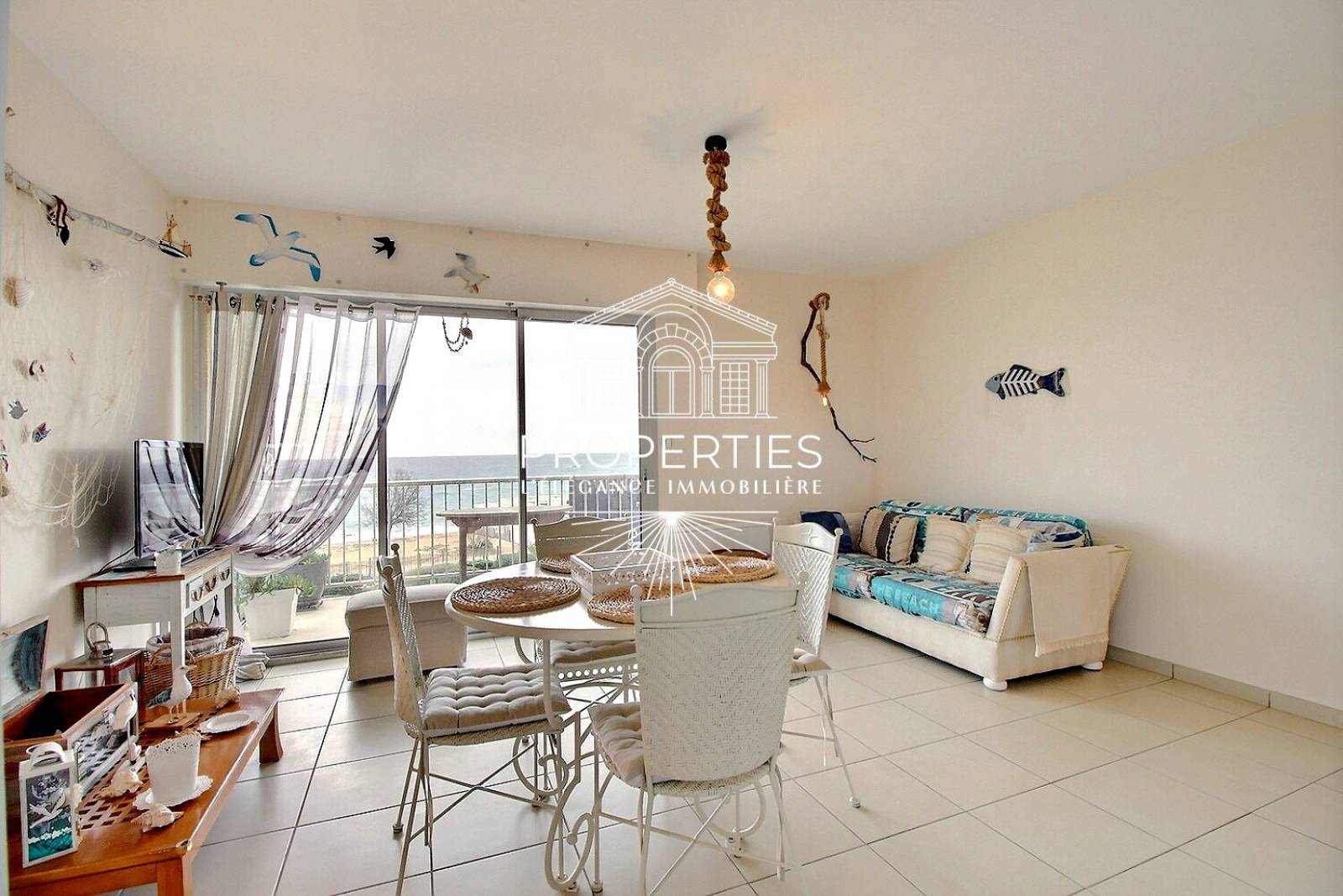 À vendre appartement avec vue mer imprenable Le Lavandou