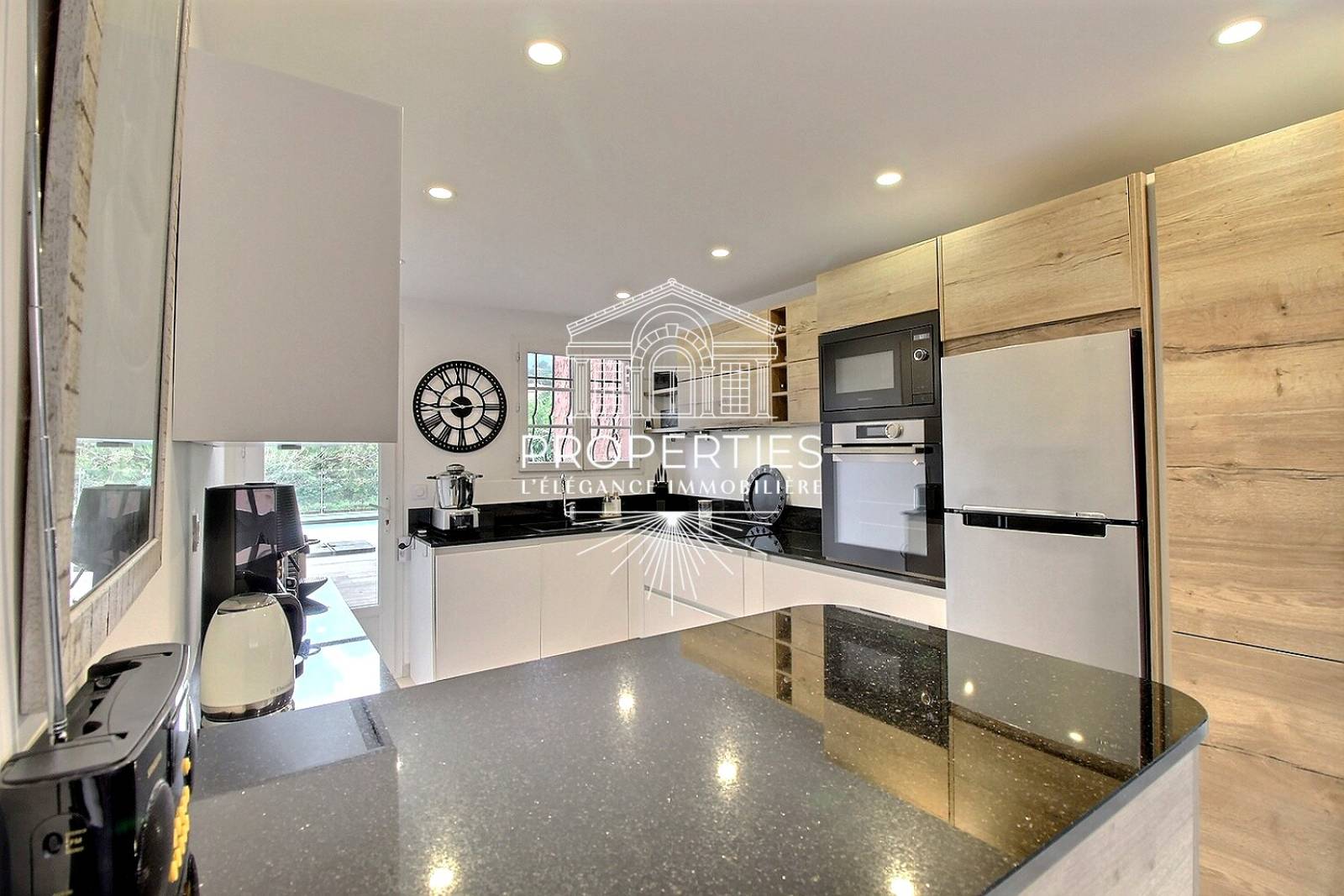 À vendre maison 166 m² avec piscine et garage Le Lavandou