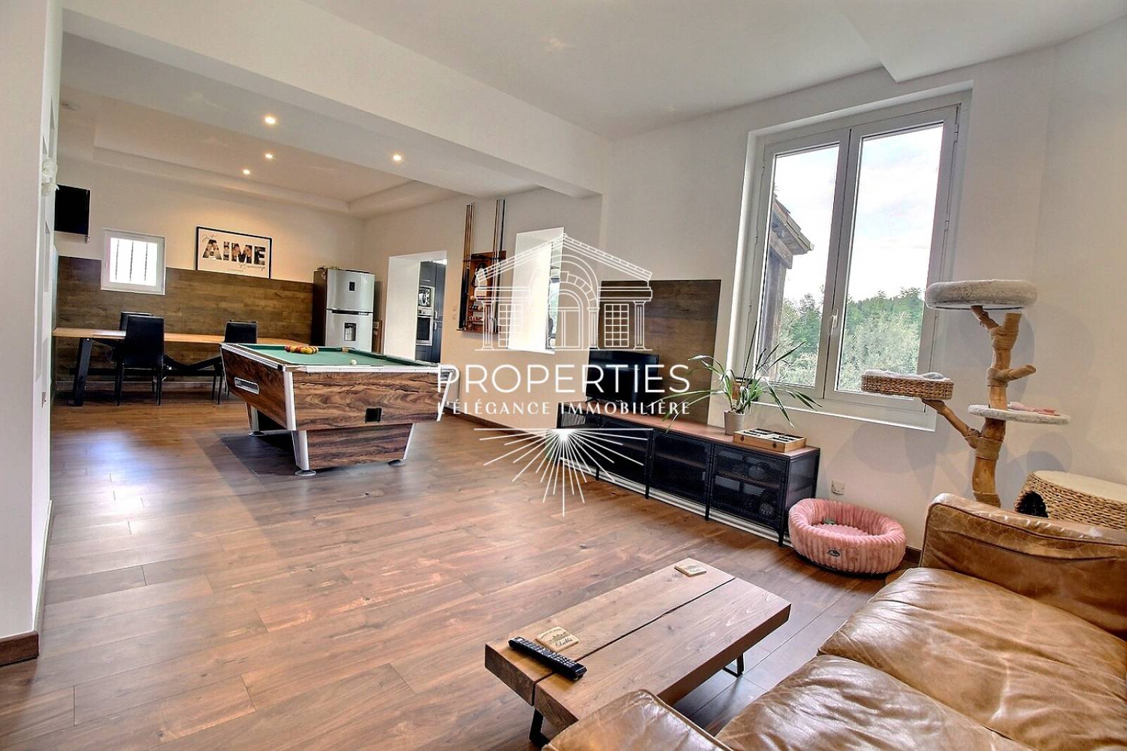 À vendre à Bormes-les-Mimosas, belle opportunité avec maison rénovée proche des commodités