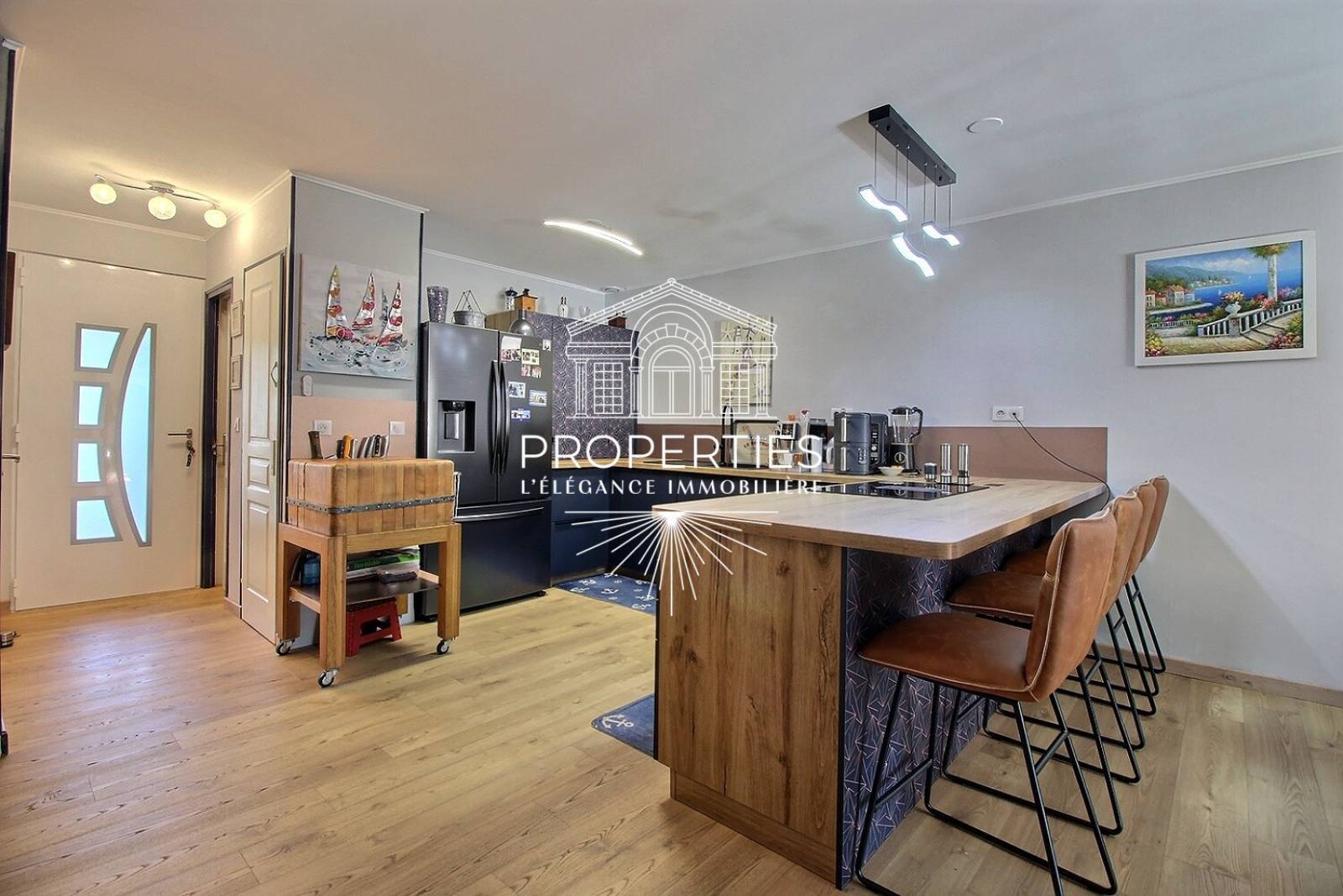 À vendre au Le Lavandou mazet climatisé avec deux chambres véranda et prestations de qualité