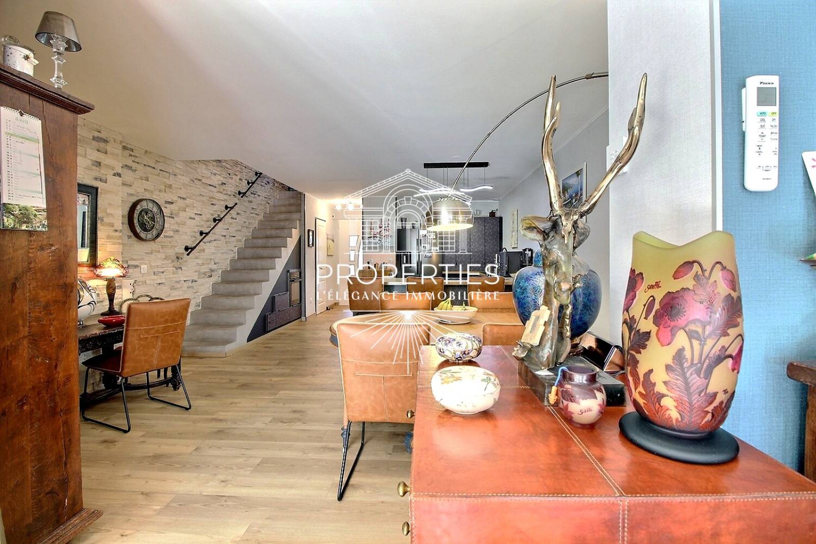 À vendre au Le Lavandou maison type mazet entièrement rénovée avec garage et véranda exposée Est