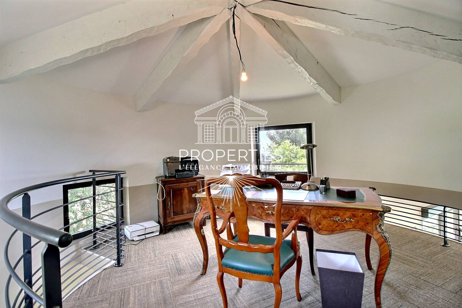 À vendre au Le Lavandou maison haut de gamme avec piscine double carport et prestations de standing