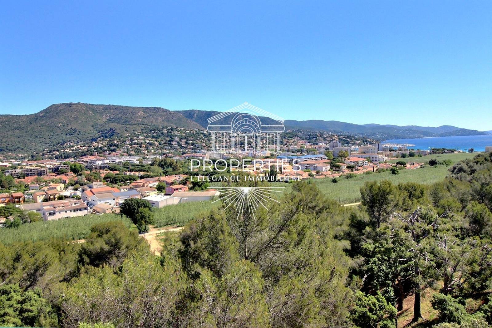 À vendre au Lavandou appartement T3 entièrement rénové dans résidence sécurisée avec piscine