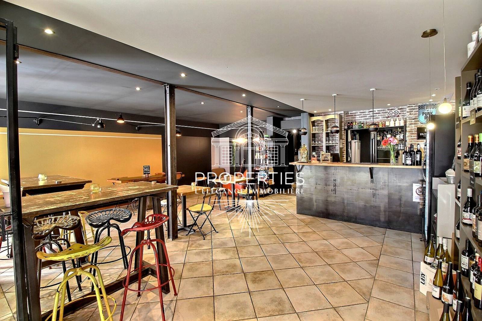 À vendre à Hyères fonds de commerce bar tapas avec concept rentable et nombreuses possibilités d’évolution