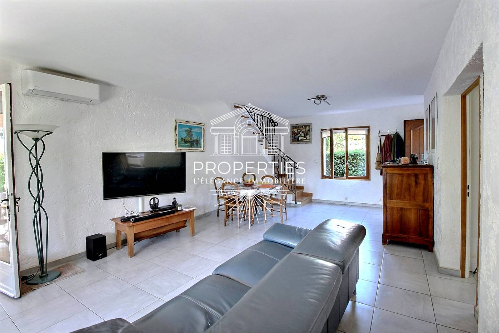 À vendre superbe demeure avec pool house et jacuzzi à Bormes-les-Mimosas