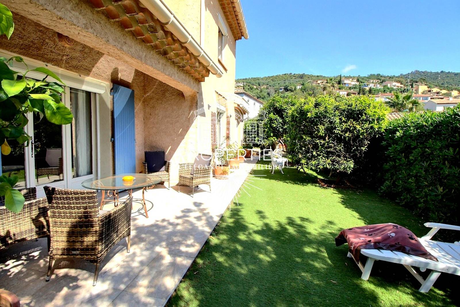 À vendre villa indépendante avec mezzanine et quatre chambres à Bormes-les-Mimosas