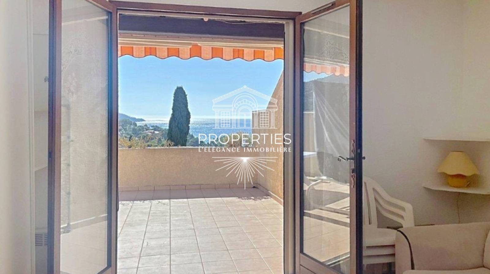 À vendre Le Lavandou appartement T2 dans résidence sécurisée à 5 minutes de la plage