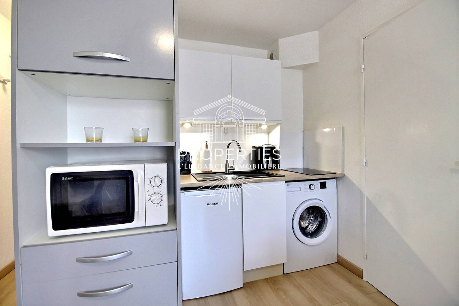 À vendre charmant T2 avec terrasse dans résidence sécurisée à Bormes-les-Mimosas