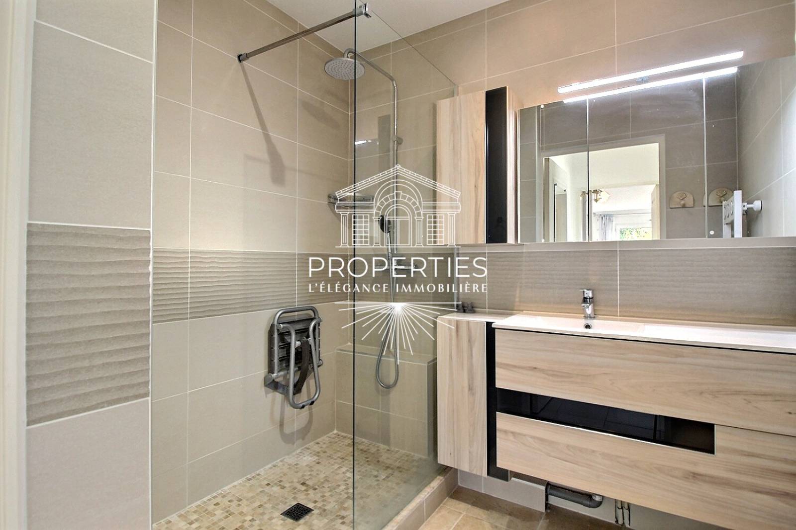À vendre appartement idéal résidence secondaire à Bormes-les-Mimosas