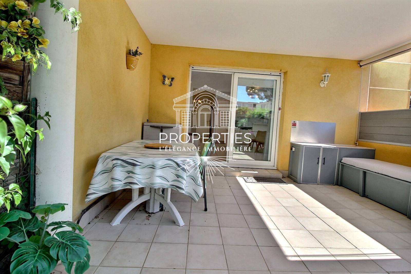 À vendre charmant T3 au calme avec garage en sous-sol à Bormes-les-Mimosas