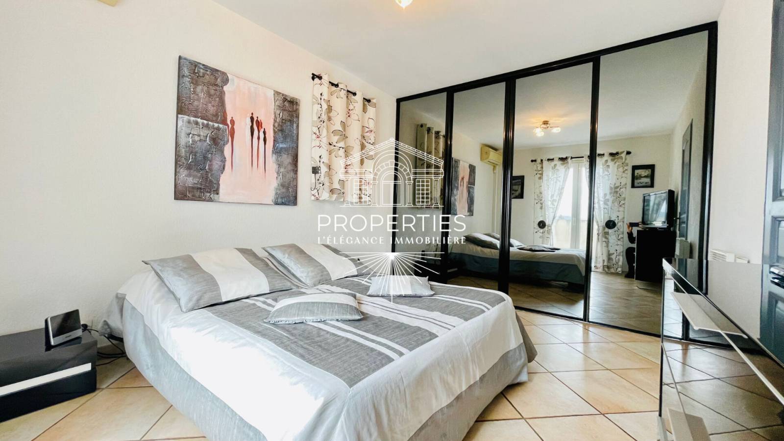 Charmante maison avec vaste séjour lumineux, piscine et superbe terrain au cœur de Valcros