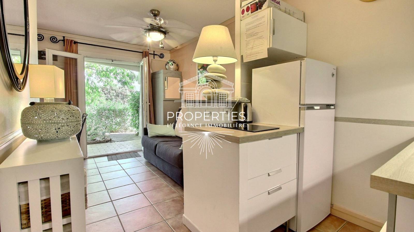 Achat Charmant T2 avec terrasse, piscine et plage privative dans domaine verdoyant du Lavandou