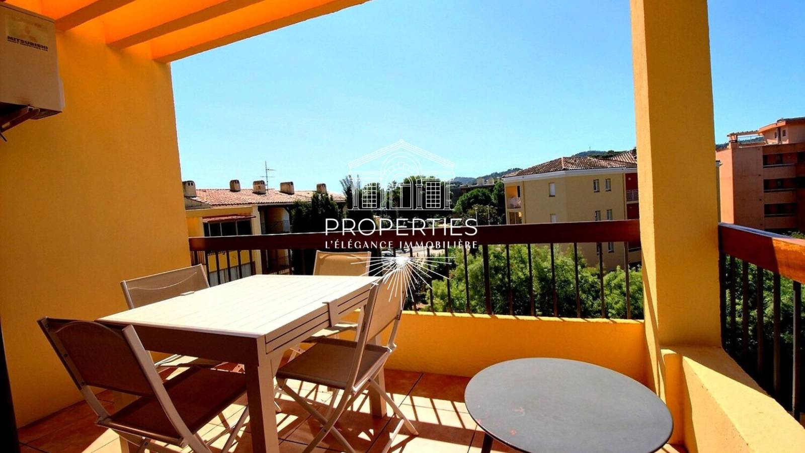 Studio meublé et climatisé disponible au cœur de La Favière