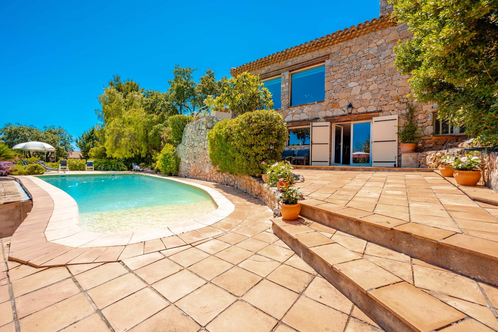 vente maison en pierre avec piscine plage bali au lavandou dans le var à coté de La Londes