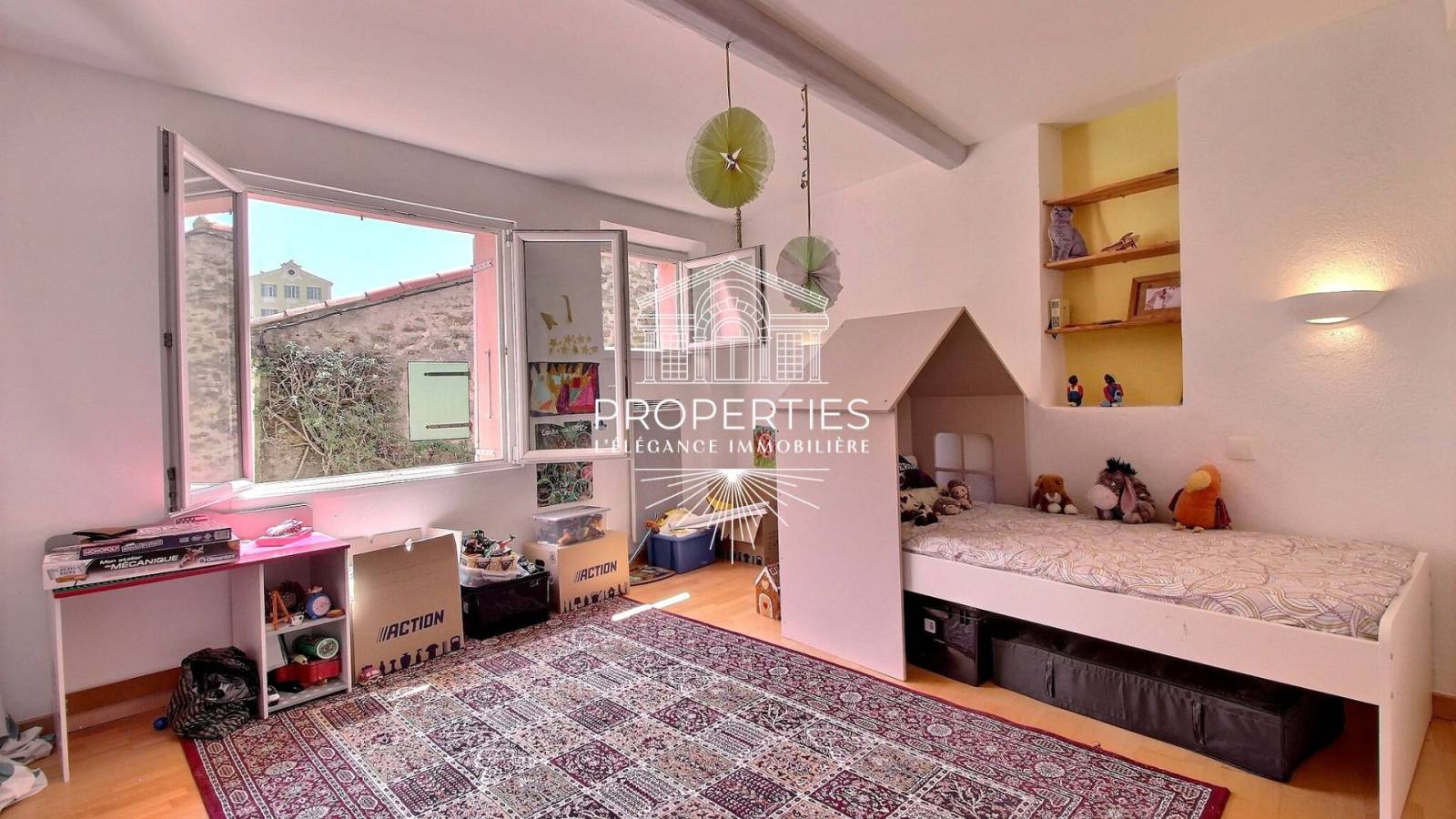 A vendre maison dans village médiéval de Bormes-les-Mimosas 