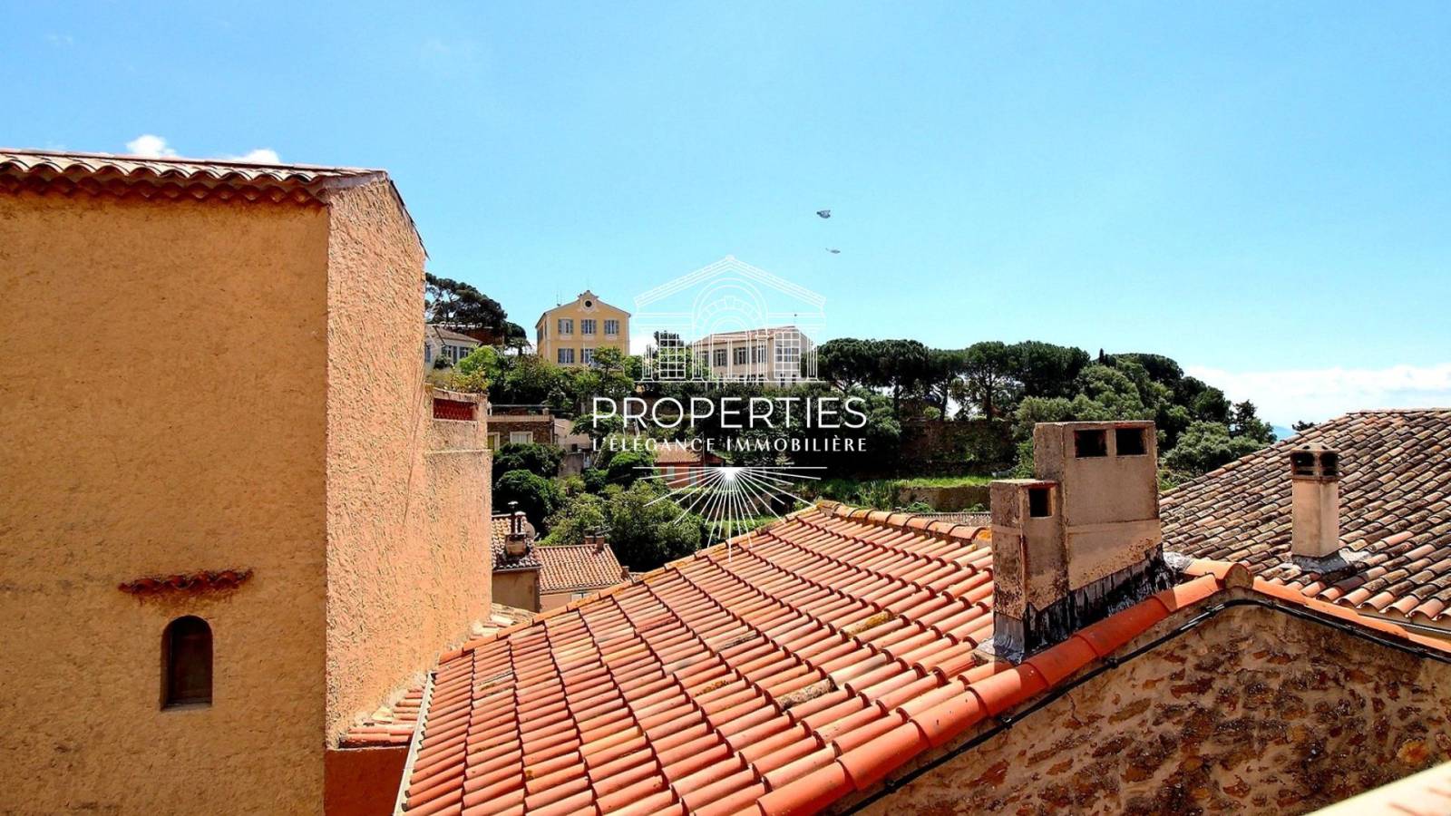 A vendre maison de 3 pièces de 70M² au village de Bormes 