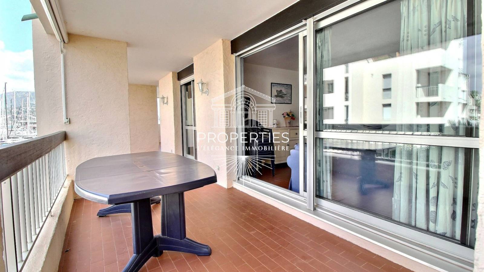 disponible à la vente T4 avec terrasses à la Favière 83