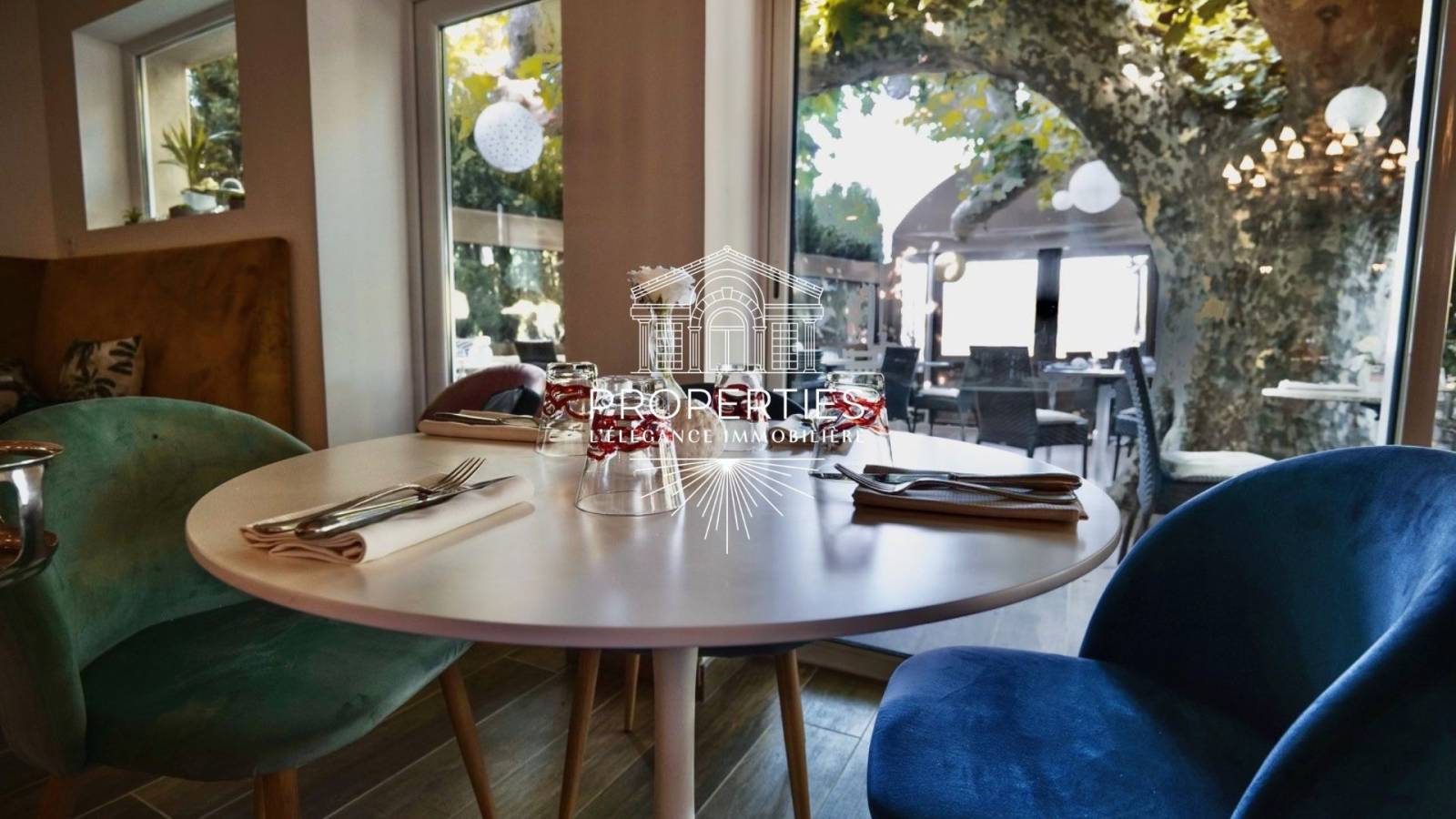 À vendre restaurant clés en main, emplacement exceptionnel à Saint-Clair, 65 couverts et fort potentiel de développement.